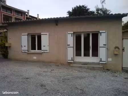 location t2 non meublee a le brusquet (04420)