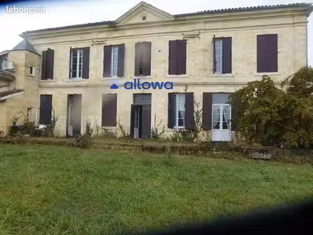 maison 20 pièces 2482 m²