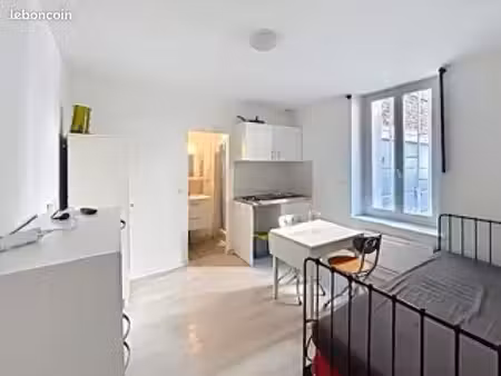 studio meublé