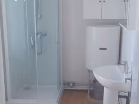 appartement t2 meublé   50 m2   ploudalmézeau