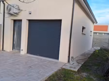 charmante maison neuve meublée-équipée à mérignac  55m2  jardin  terrasse  parking privés