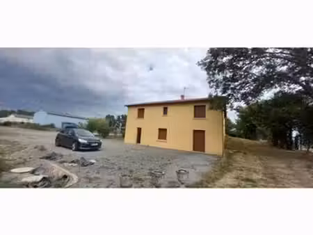 maison 8 pièces sur 5000m2 de terrain a louer