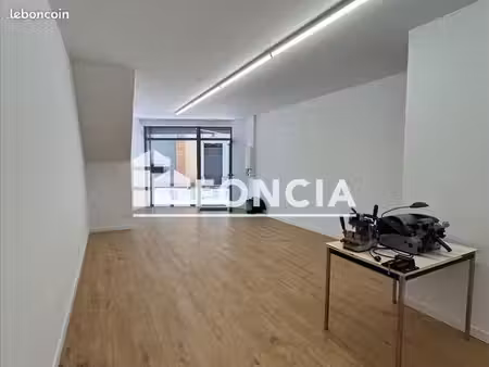 local commercial 59 m²
