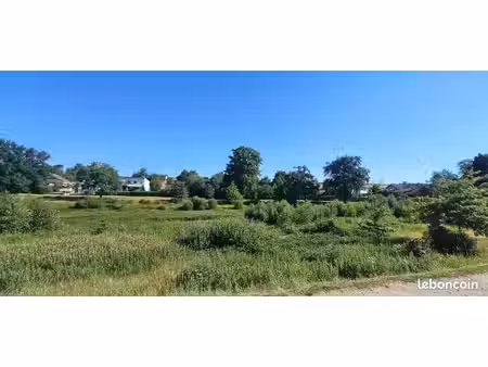 terrain 625 m² sanchey