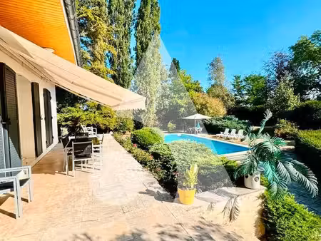propriété 11 pièces 340 m²