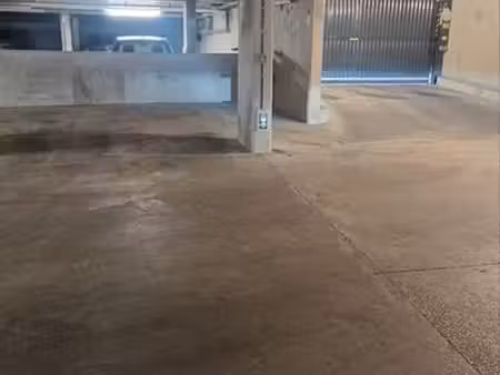 place de parking sous terrain sécurisée