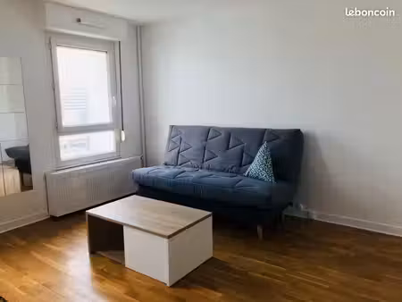 grand studio meublé de 30m2