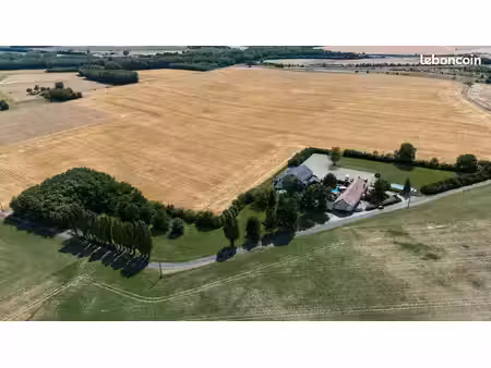 propriété d'exception avec domaine événementiel 1850 m2 terrain à 1 h 3 0de paris propriét