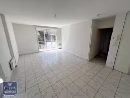 location appartement 3 pièces meublé à bressuire (79300) : à louer 3 pièces meublé / 55m² 