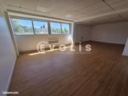 bureau 109 m²