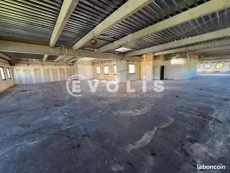bureaux 898 m²