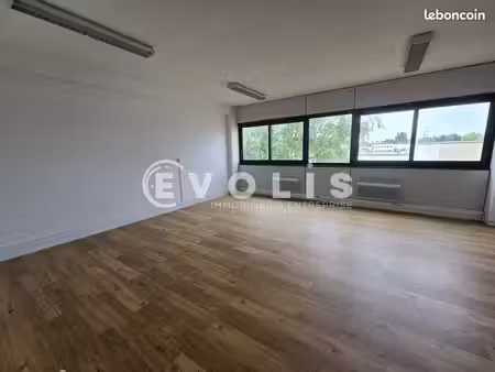 bureau 129 m²