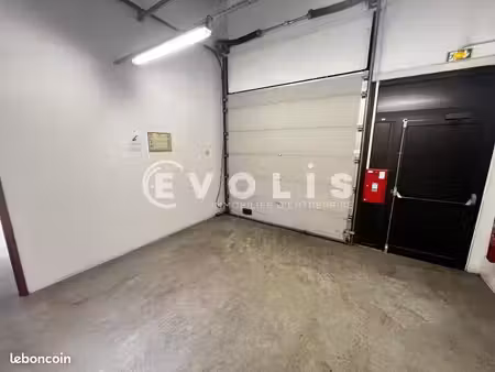 local d'activité 365 m²