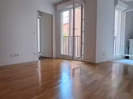 appartement récent sur balcon