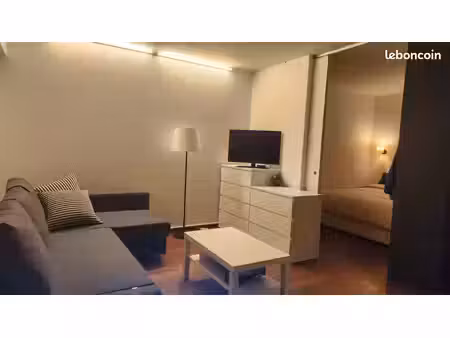bel appartement (2p) avec parking à charenton