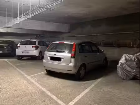 place de parking à louer
