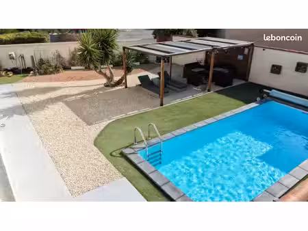villa avec piscine  jardin et garage