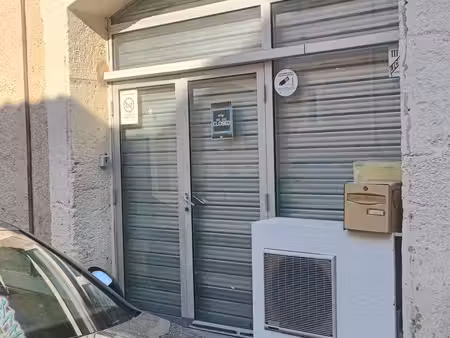 local commercial à louer 100m2