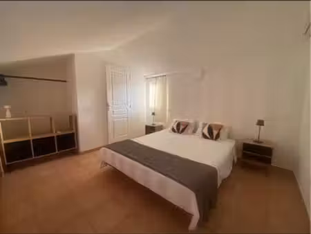 t2 location année scolaire