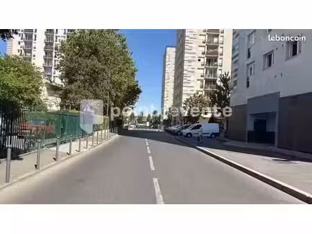 local commercial 411 m²