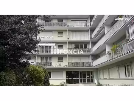 spécial investisseur  studio avec balcon et parking