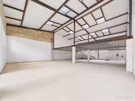 entrepôt 370 m² montreuil