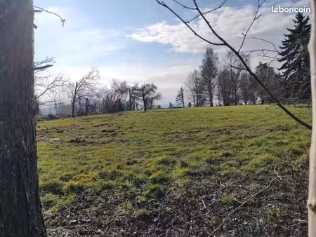 terrain 1 680 m² grangues