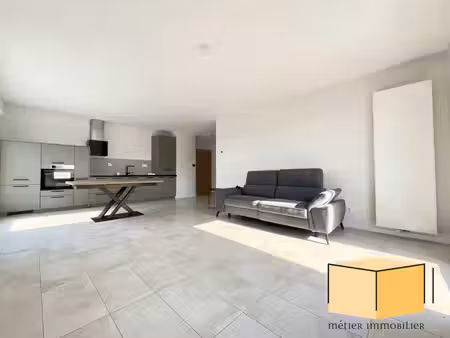 belley appartement f3 avec terrasse jardin et stationnement