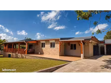 villa 171 m² petit bourg
