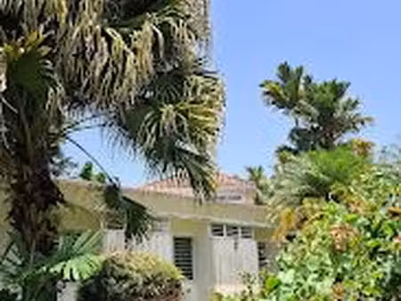 fort de france jambette villa f6 avec piscine sur 2172m² de terrain+ dependance f2