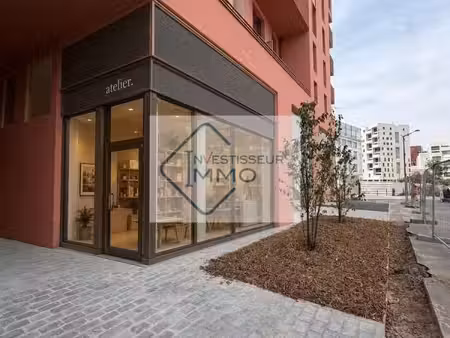 local commercial 227 m²