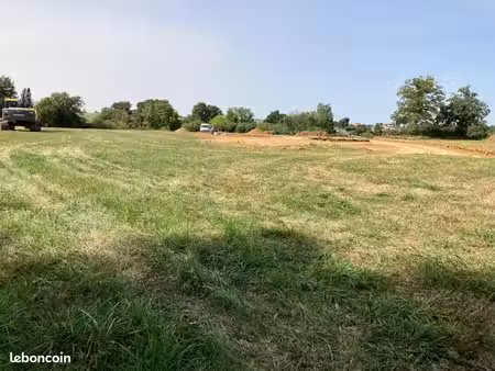 terrain 584 m² arpajon sur cere