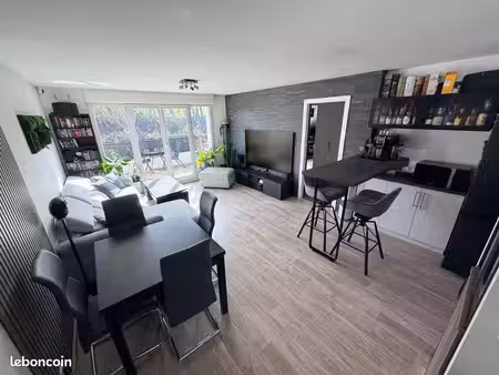 vends appartement 60m2 récent dernier étage – 3 pièces lumineux avec terrasse  vue forêt +