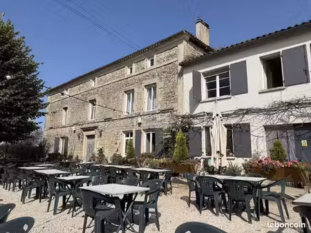 propriété de caractère avec fort potentiel touristique et commercial