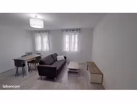 beau f2 meublé 43m2 dans résidence sécurisée et calme  à vaureal■beau f2 meublé dans résid