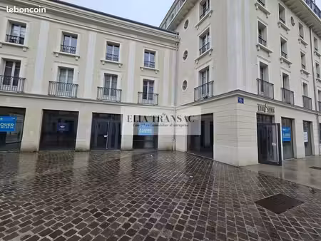 local commercial 271 m²