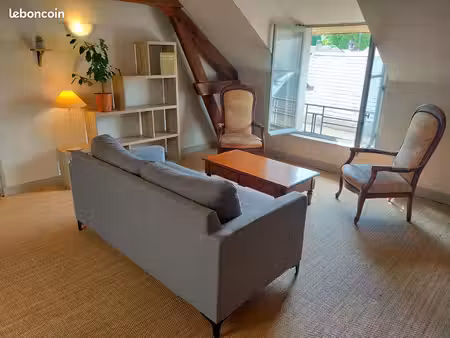 t2  meublé  54m²  centre historique