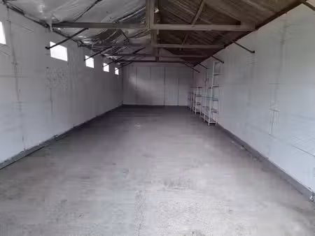 louer garage ou box de stockage 100m2