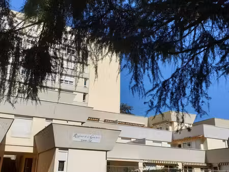 t4 - grand de100m2 - centre-ville vierzon - 50000 euros