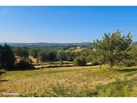 terrain constructible de 4 335 m² avec vue exeptionnelle sur perpezac-le-blanc