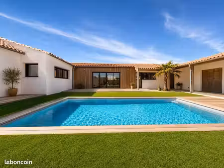 maison de plain pied avec piscine et double garage