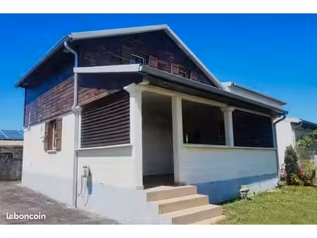 maison de 106 m² – quartier français  sainte-suzanne