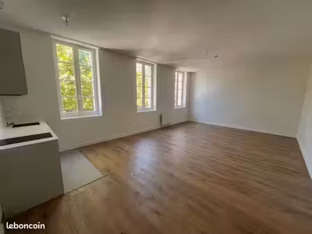 studio 1 pièce 43 m²