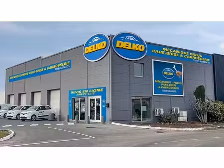 garage automobile  garage 380 m² st jean d'angely