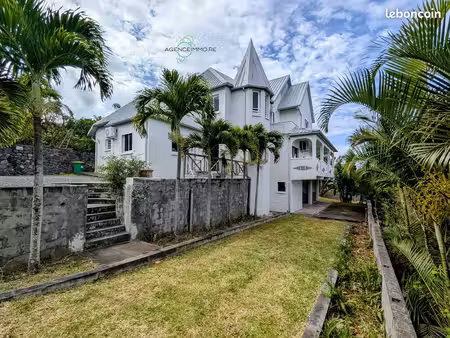 villa 6 pièces 180 m²