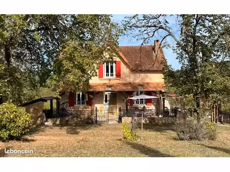 maison et gîtes en perigord noir