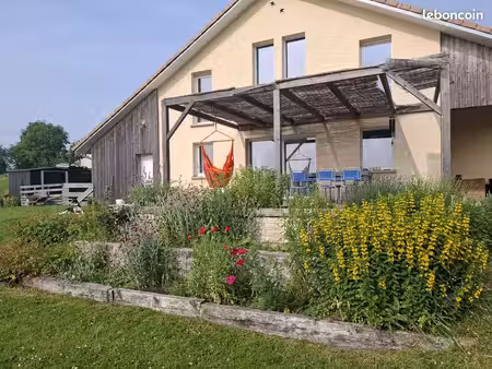belle maison individuelle avec jardin