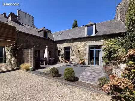 maison 10 pièces 205 m²