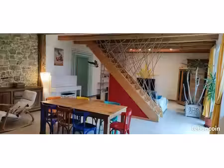 ancienne ferme de caractère rénovée – 230 m² – 4/5 chambres – grange – 530 m² d'espaces ex
