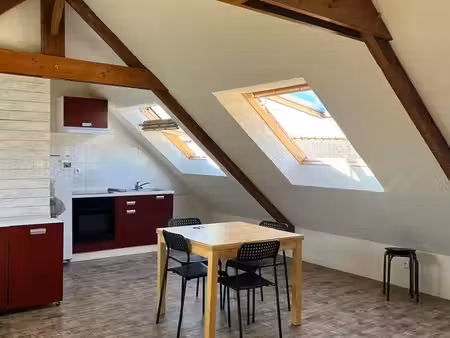 studio centre bourg à broons - 420/mois